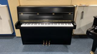 Seiler Klavier Modell 114 Favorit schleiflack schwarz