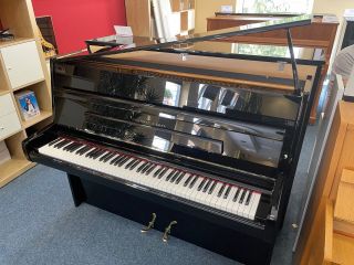 Steinway & Sons Piano Modell Z-114 schwarz poliert 1982