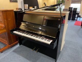 Steinway & Sons Klavier Modell V-122 Baujahr 1978