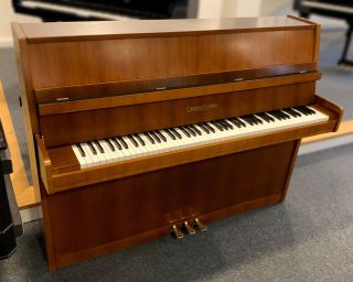 Grotrian-Steinweg Klavier - Modell 110 in Nußbaum - Baujahr 1969